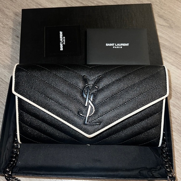 Authentic YSL Grain de Poudre Chevron Cassandra WOC Wallet On Chain - Picture 1 of 16